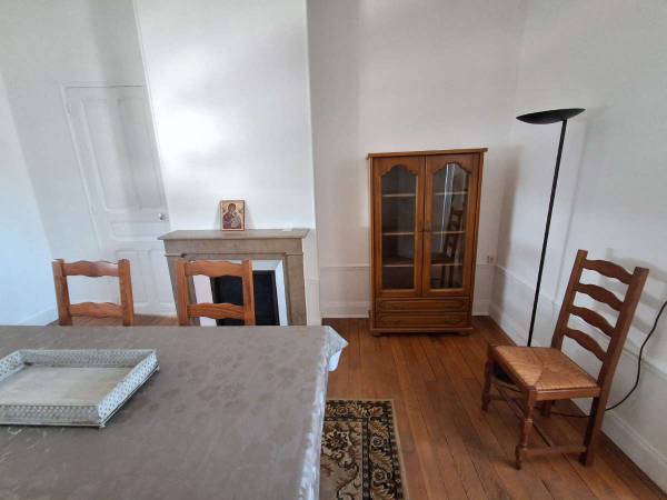 Colocation / Appartement 4 pièces de 80 m², Saint-Quentin, Rue du Chevalier de la Barre / Photo 2
