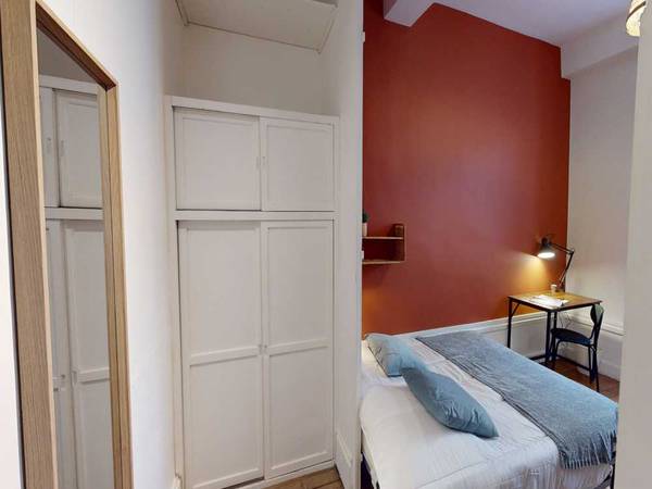 Colocation / Appartement 4 pièces de 120 m², Lyon, Quai Romain Rolland / Photo 2