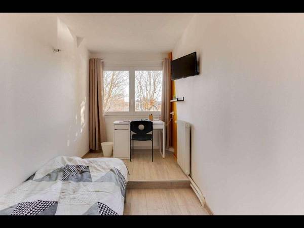 Colocation / Appartement 6 pièces de 107 m², Hérouville-Saint-Clair, Les Belles Portes / Photo 2