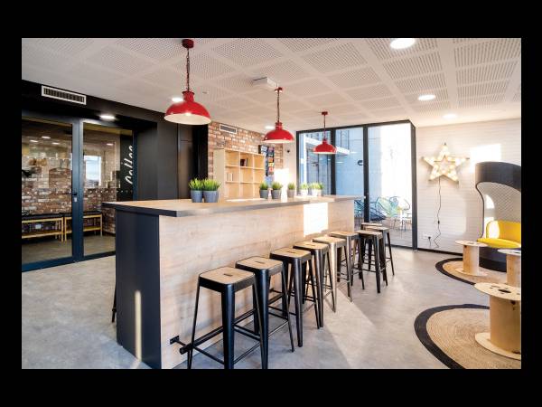 Location / Résidence 3 pièces de 60 m², Bordeaux, 12 Allée de la Pacific / Photo 2