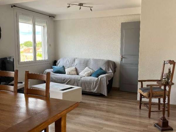 Colocation / Appartement 3 pièces de 74 m², Narbonne, Avenue Anatole France / Photo 2