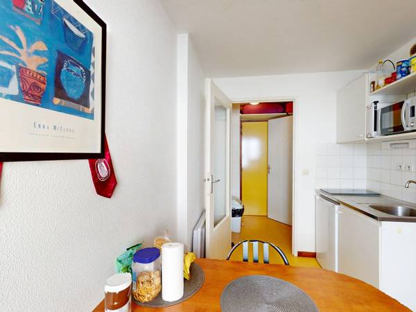 Location / Appartement 1 pièce de 18 m², Saint-Étienne, Rue Désiré Claude / Photo 2