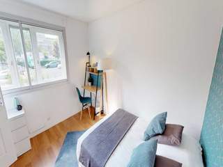 Colocation / Appartement 4 pièces de 100 m², Clichy, Rue des Cailloux