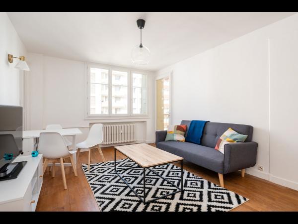 Colocation / Appartement 4 pièces de 64 m², Lyon, Rue Thomas Blanchet / Photo 2