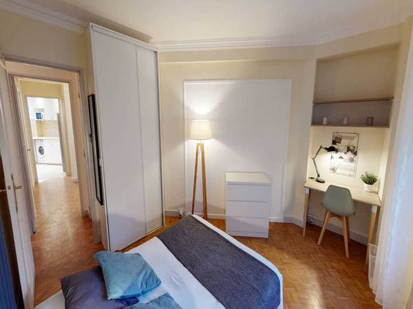 Colocation / Appartement 4 pièces de 90 m², Paris, Boulevard Murat / Photo 2