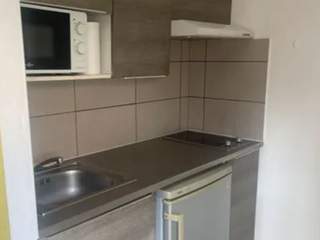 Location / Studio apartment, Roanne