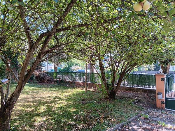 Colocation / Maison 8 pièces de 200 m², Besançon, Rue des Roses / Photo 2