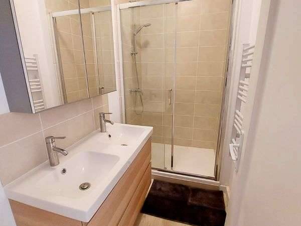 Colocation / Immeuble 4 pièces de 63 m², Grenoble, Rue Louis le Cardonnel / Photo 2