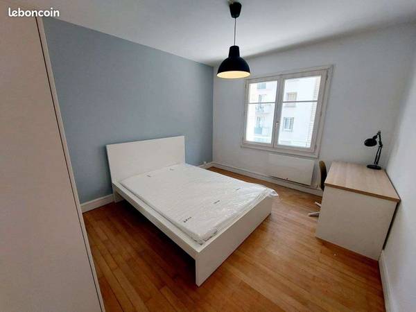 Colocation / Immeuble 4 pièces de 63 m², Grenoble, Rue Louis le Cardonnel / Photo 3