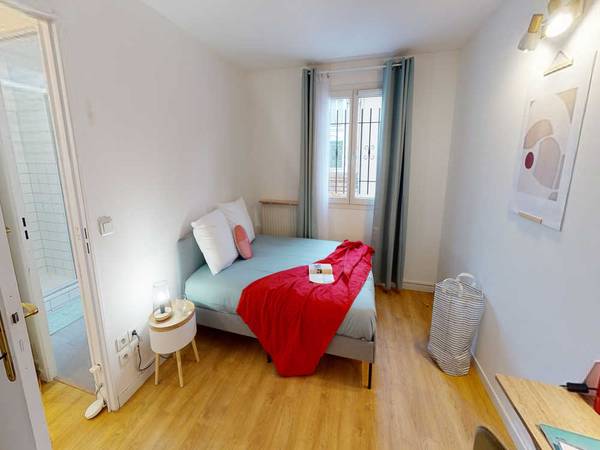 Colocation / Appartement 5 pièces de 110 m², Asnières-sur-Seine, Rue Gustave Caillebotte / Photo 2