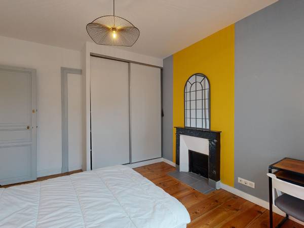 Colocation / Appartement 4 pièces de 84 m², Pau, Rue Émile Guichenné / Photo 2
