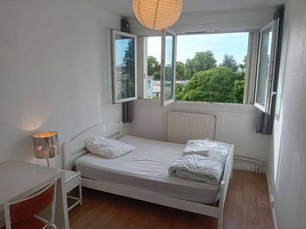 Colocation / Appartement 4 pièces de 74 m², Angers, Rue Auguste Fonteneau / Photo 2