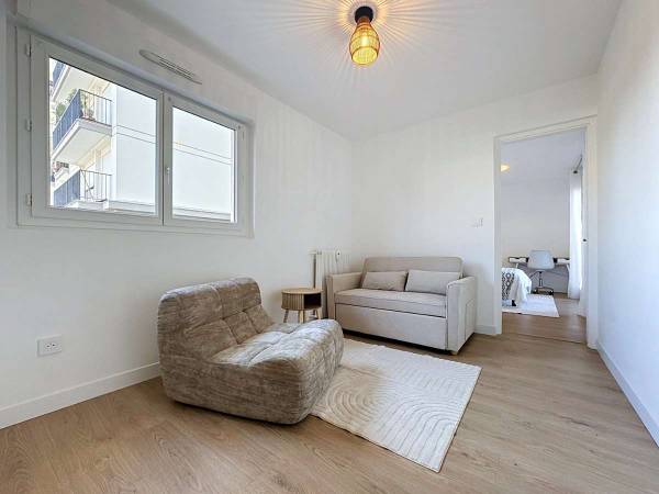 Colocation / Appartement 5 pièces de 84 m², Ferney-Voltaire, Avenue du Jura / Photo 2