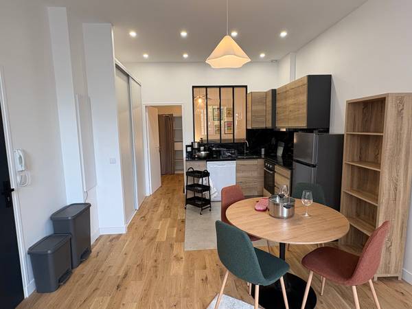 Colocation / Appartement 1 pièce de 39 m², Paris, Rue de l'Égalité / Photo 2