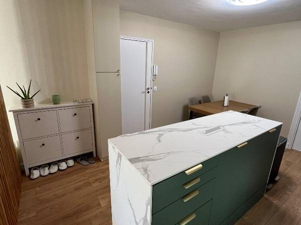 Colocation / Appartement 5 pièces de 80 m², Saint-Denis, Place de l'Ermitage / Photo 2