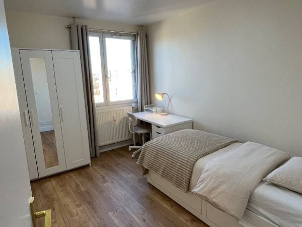 Colocation / Appartement 5 pièces de 80 m², Saint-Denis, Place de l'Ermitage / Photo 9