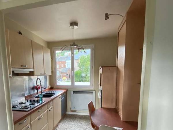 Colocation / Appartement 4 pièces de 60 m², Rouen, Rue Charles Besselievre / Photo 2