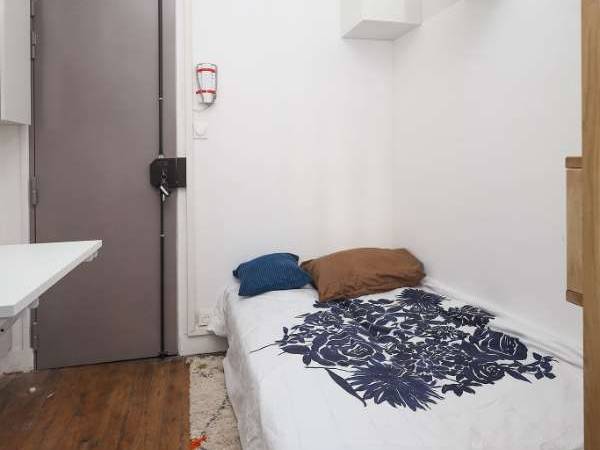 Chambre pour étudiant / Studio de 9 m², Paris, Rue de Courcelles / Photo 2