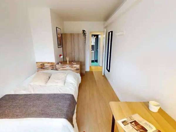 Colocation / Maison 6 pièces de 123 m², Cergy, Rue du Pampre d'Or / Photo 2