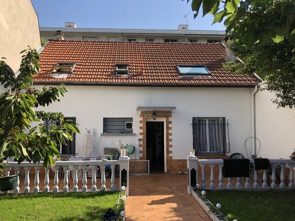 Colocation / Maison 8 pièces de 150 m², Le Bourget, Rue du Commandant Baroche / Photo 2