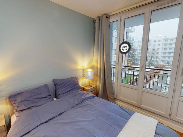 Colocation / Appartement 6 pièces de 84 m², Grenoble, Rue Barral de Montferrat / Photo 2
