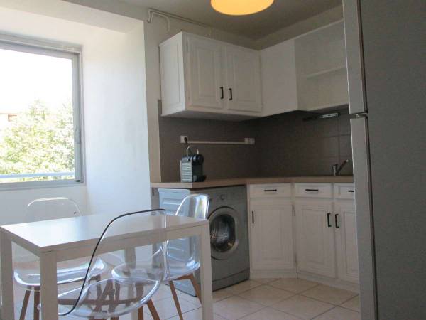 Colocation / Appartement 4 pièces de 67 m², Saint-Martin-d'Hères, Rue Alexander Fleming / Photo 2