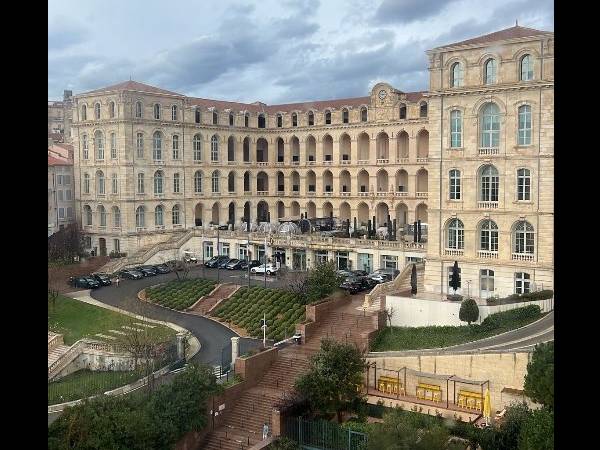 Location / Appartement 2 pièces de 100 m², Marseille, Grand Rue / Photo 7