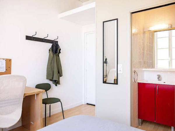 Coliving / Immeuble 10 pièces de 1600 m², Paris, Rue René Villermé / Photo 4