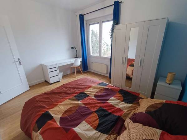 Colocation / Appartement 5 pièces de 80 m², Vénissieux, Rue Chausson / Photo 2