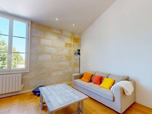 Location / Appartement 2 pièces de 48 m², Bordeaux, Rue Brizard / Photo 2
