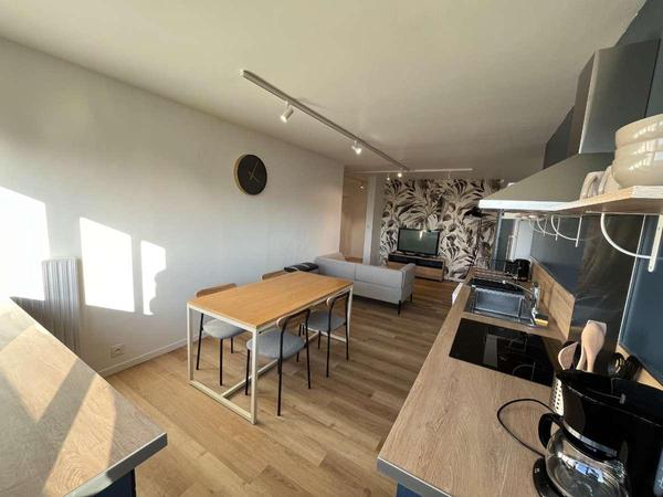 Colocation / Appartement 5 pièces de 81 m², Talence, Rue Odilon Redon / Photo 2