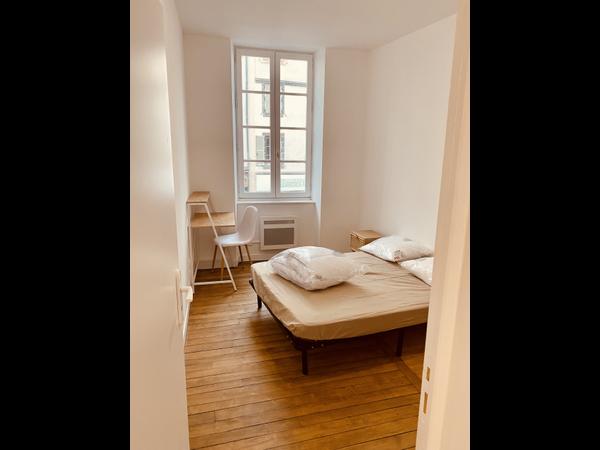 Colocation / Appartement 6 pièces de 100 m², Clermont-Ferrand, rue des Jacobins / Photo 2