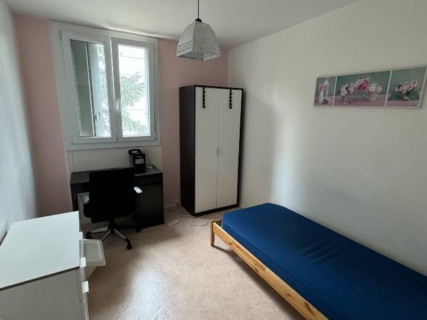 Colocation / Appartement 5 pièces de 81 m², La Mulatière, Rue Stéphane Dechant / Photo 4