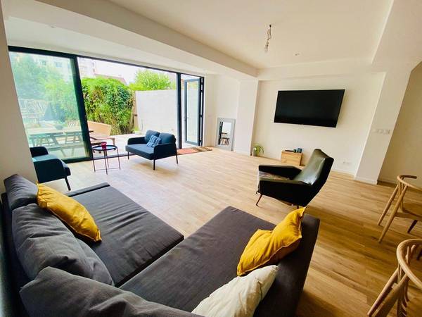 Coliving / Maison 10 pièces de 250 m², Les Lilas, Rue Saint Germain / Photo 2