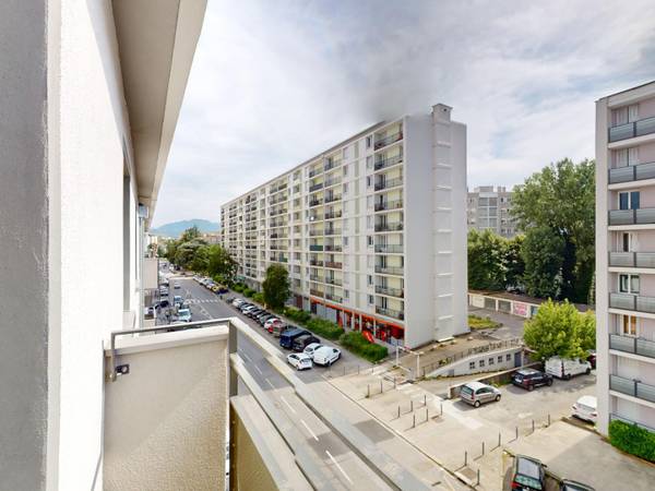 Colocation / Appartement 4 pièces de 74 m², Grenoble, Rue du Général Férrié / Photo 2