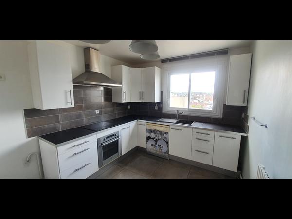 Colocation / Appartement 4 pièces de 80 m², Dijon, Rue Louis Blanc / Photo 2