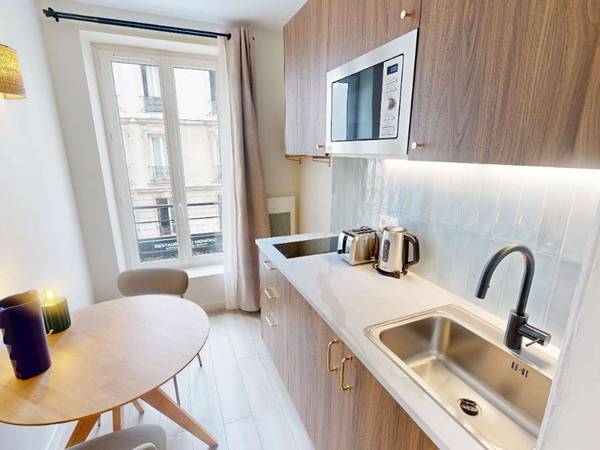 Sous-location / Appartement 2 pièces de 14 m², Paris, Rue Lally-Tollendal / Photo 2