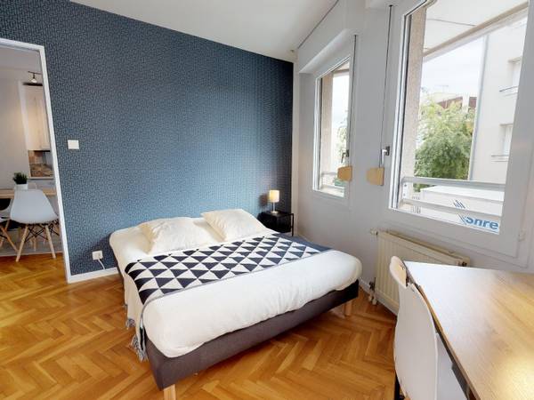 Colocation / Appartement 6 pièces de 106 m², Lyon, Rue Bonnefond / Photo 2