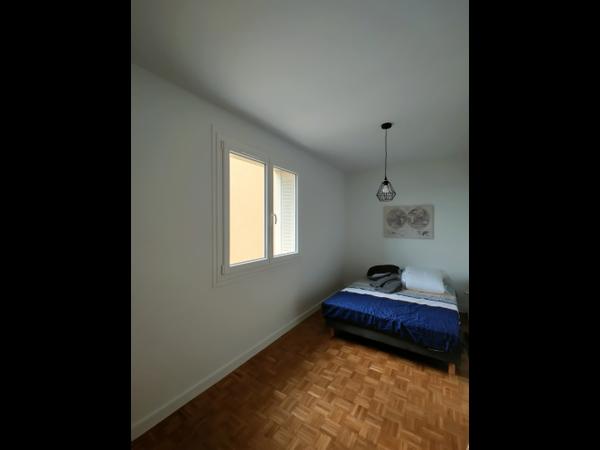 Colocation / Appartement 5 pièces de 82 m², Bron, Avenue Pierre Brossolette / Photo 17