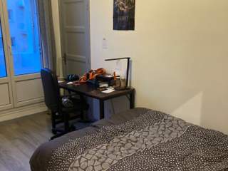 Colocation / Appartement 6 pièces de 79 m², Nanterre, Rue des Venêts