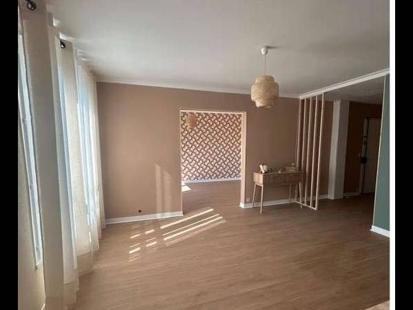 Colocation / Appartement 5 pièces de 95 m², Châteauroux, Avenue Marcel Lemoine / Photo 2