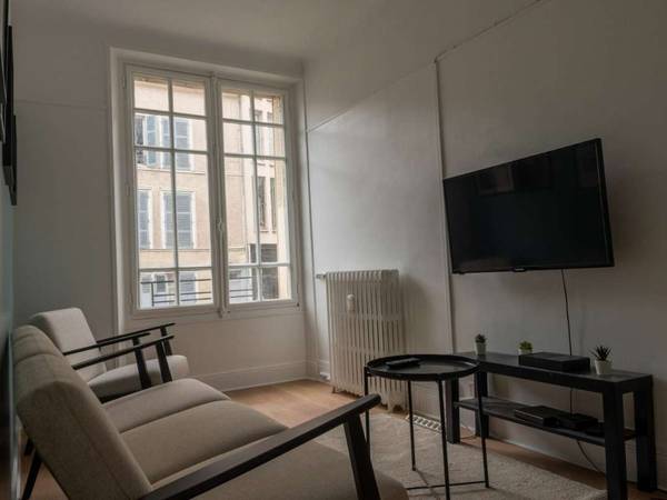 Colocation / Appartement 6 pièces de 73 m², Troyes, Rue Raymond Poincaré / Photo 2