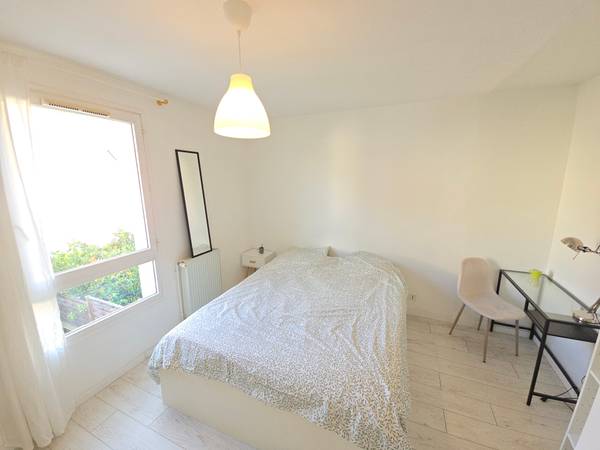 Colocation / Appartement 5 pièces de 92 m², Montreuil / Photo 2