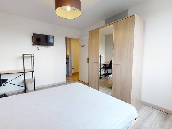 Colocation / Appartement 6 pièces de 97 m², Toulouse, Rue Joachim du Bellay / Photo 2