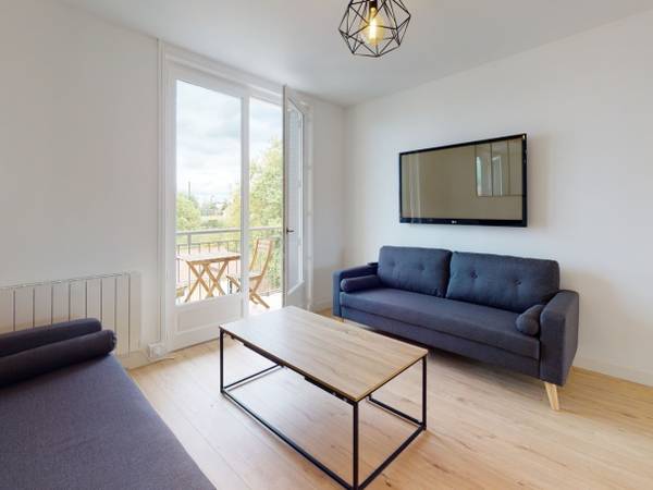Colocation / Appartement 8 pièces de 120 m², Lyon, Avenue Général Frère / Photo 2