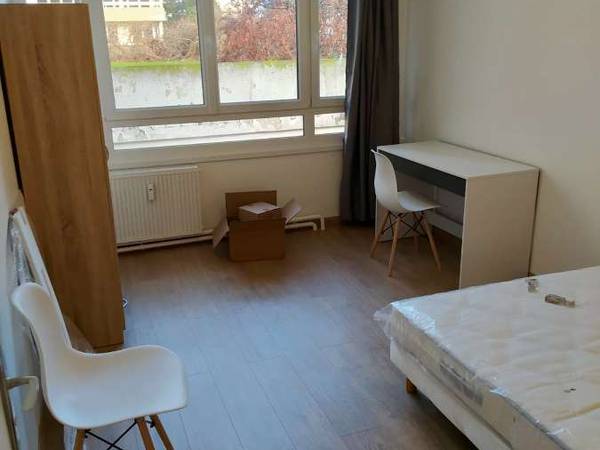 Colocation / Appartement 4 pièces de 85 m², Paris, Place Auguste Baron / Photo 3