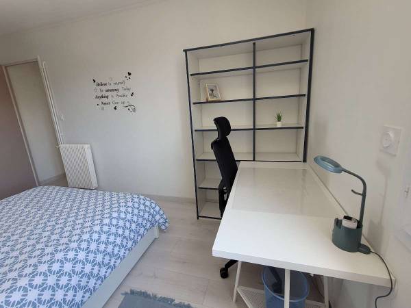 Colocation / Appartement 4 pièces de 95 m², Perpignan, Square de Saint-Ferréol / Photo 2