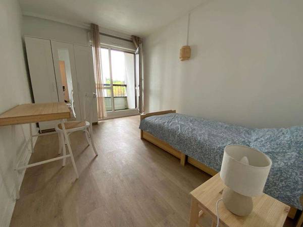 Colocation / Appartement 5 pièces de 84 m², Pessac, Rue des Fuchsias / Photo 2