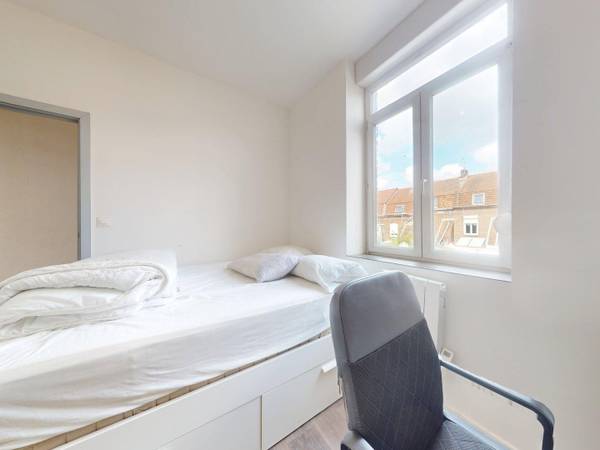 Colocation / Maison 5 pièces de 99 m², Roubaix, Rue Auguste Blanqui / Photo 2