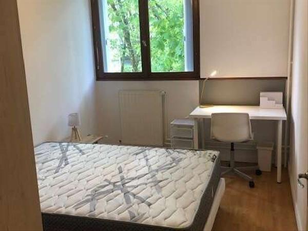 Colocation / Appartement 5 pièces de 78 m², Lormont, Avenue de la Libération / Photo 2